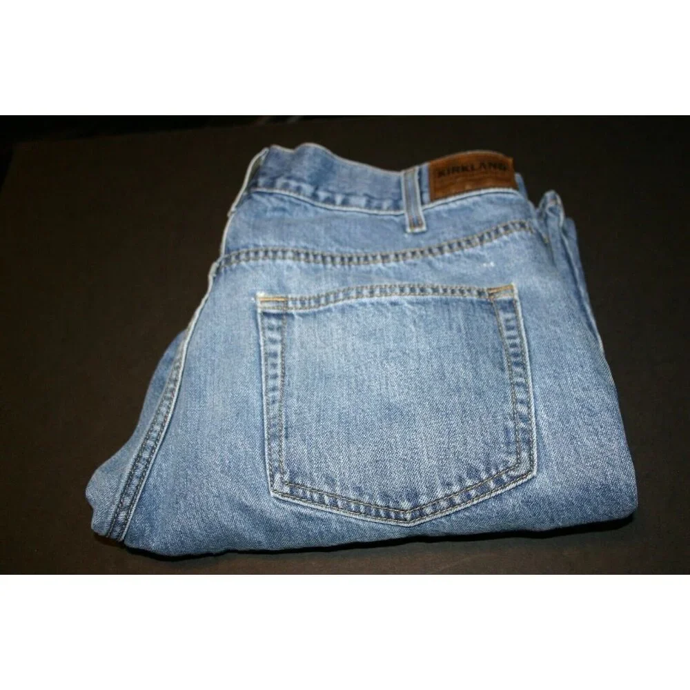 Kirkland jeans mens 34 x 31 Signature distressed straight blue